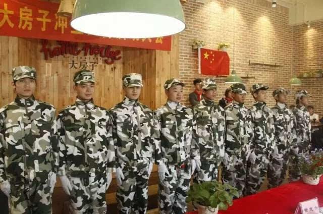 梅西全场数据:1球1助攻,3次成功过人,获评8.1分全队最高